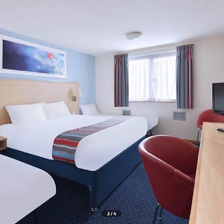 Travelodge Aberdeen Airport Exteriör bild