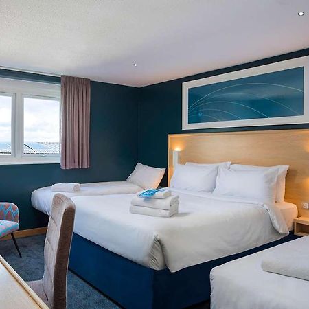 Travelodge Aberdeen Airport Rum bild