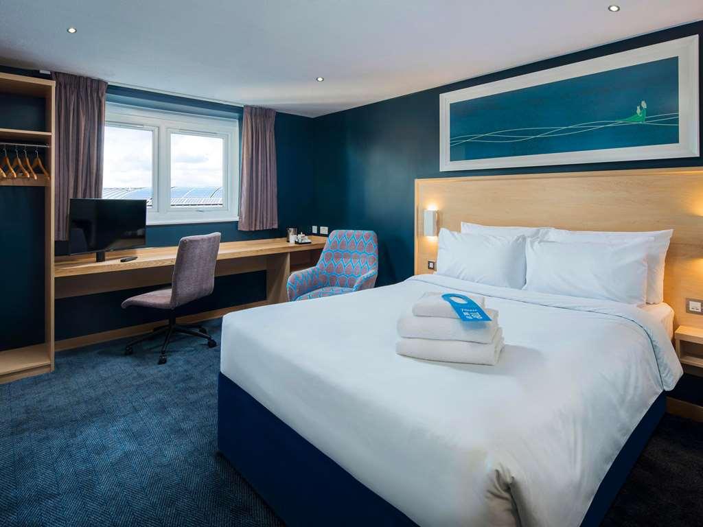 Travelodge Aberdeen Airport Rum bild