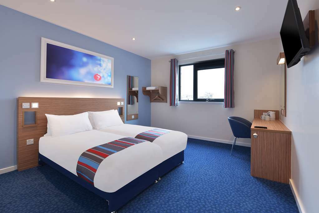 Travelodge Aberdeen Airport Rum bild